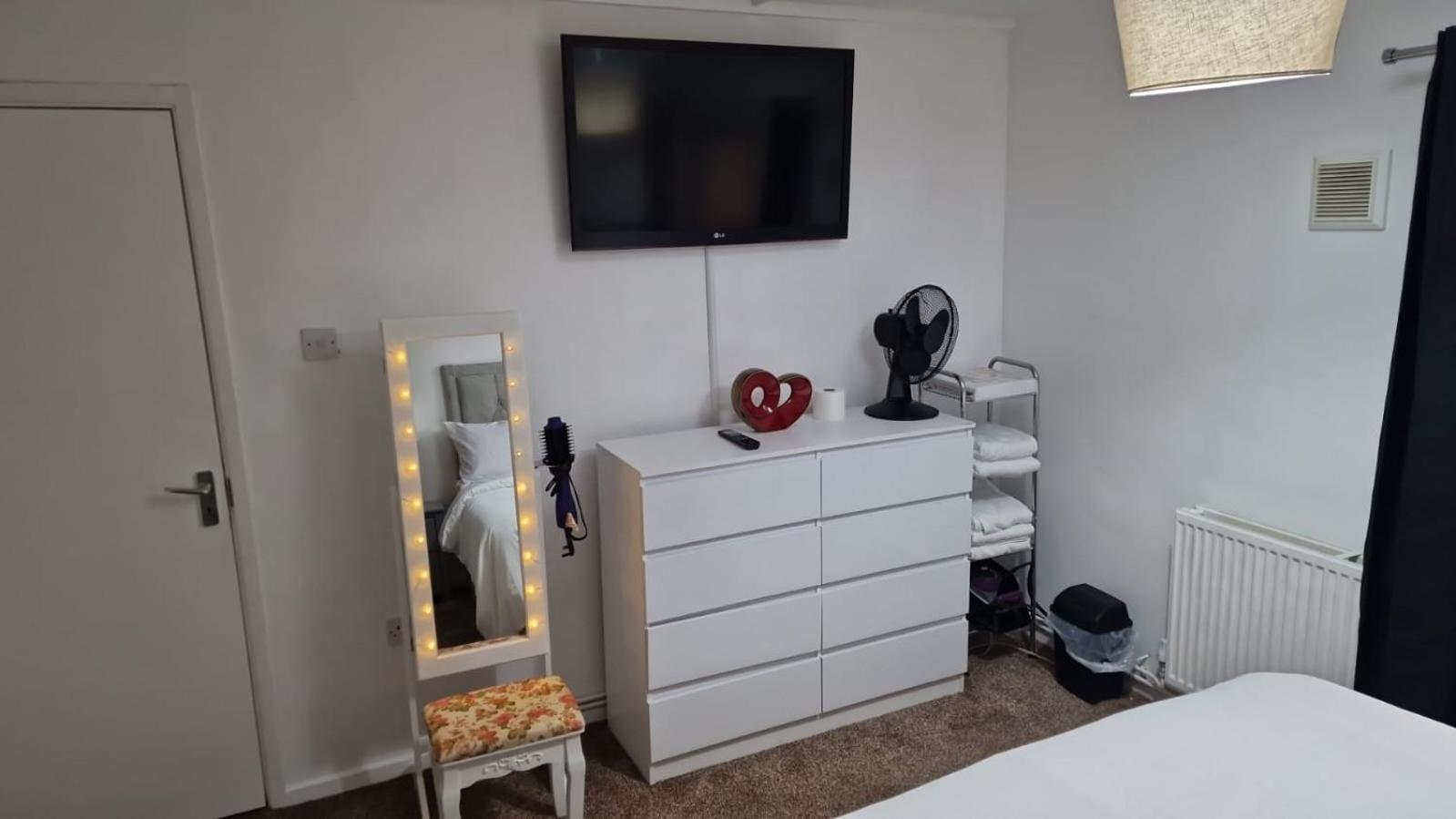Apartment Ground 1 Bed Flat With A Garden *